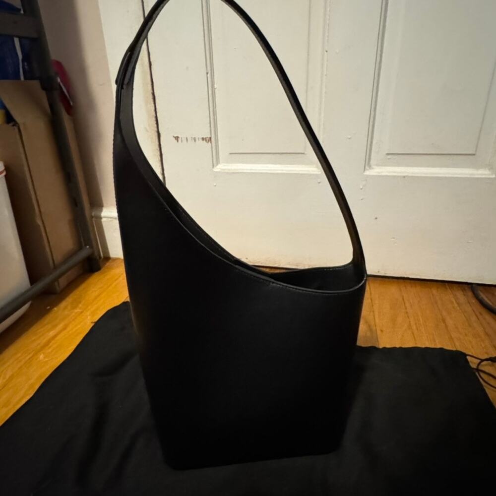 $715 Aesther Ekme Ssense Demi Lune Shoulder Bag Black Calfskin